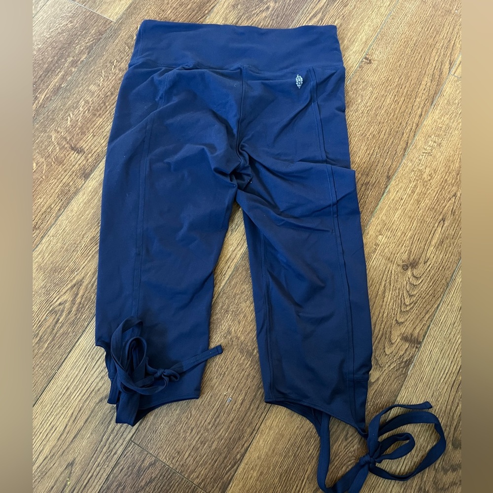 Free people. Good condition. wrap leggings